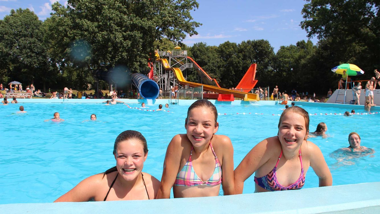 Waterspeelpark Splesj Molecaten Park Bosbad Hoeven 10 zwemmen