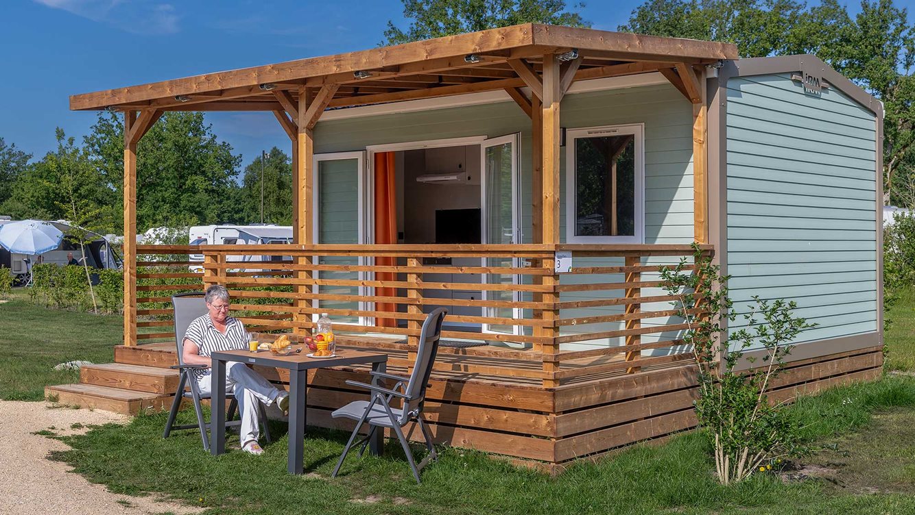 2pers chalet Appelbes Molecaten Park Bosbad Hoeven 01